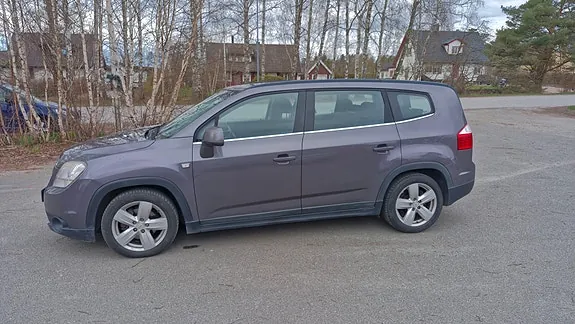 Chevrolet Orlando 2012 photo 3