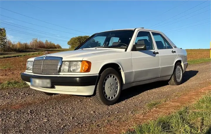 Mercedes-Benz 190E