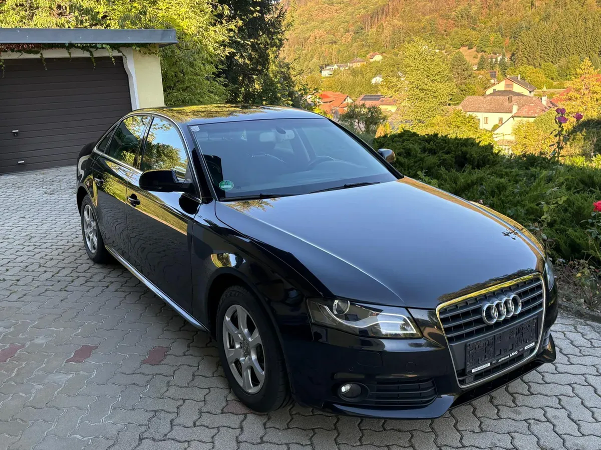 Audi A4 2011 photo 3