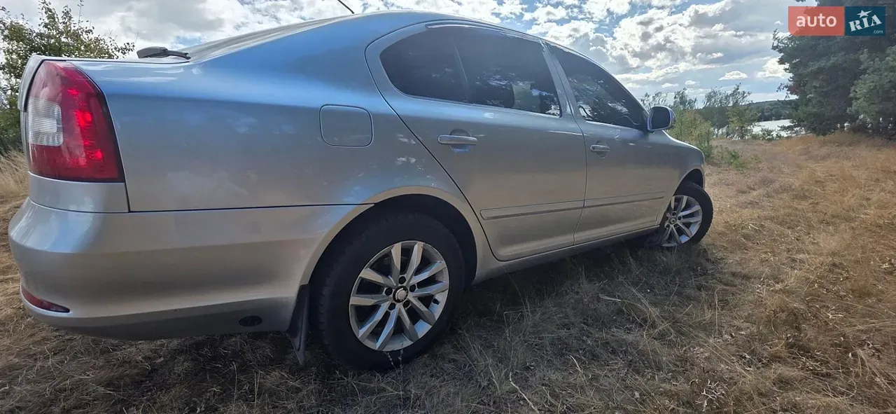 Skoda Octavia 2011 photo 3