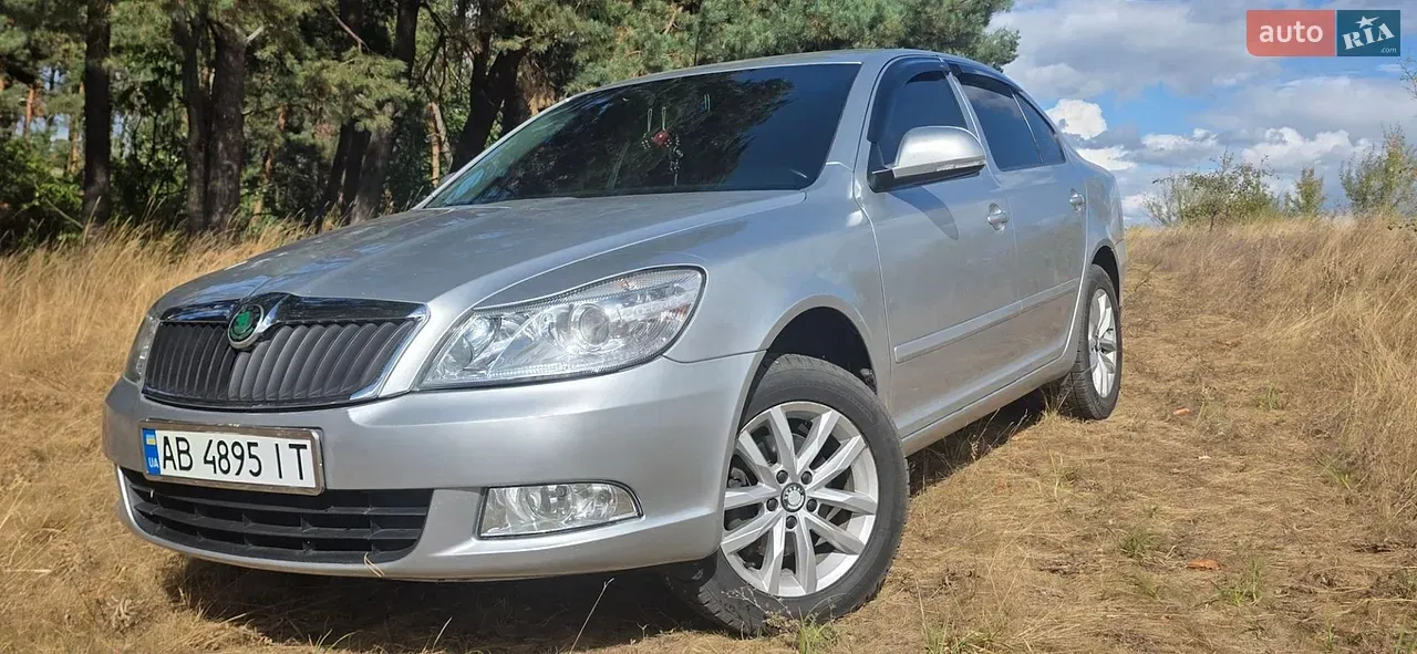 Skoda Octavia 2011 photo 2