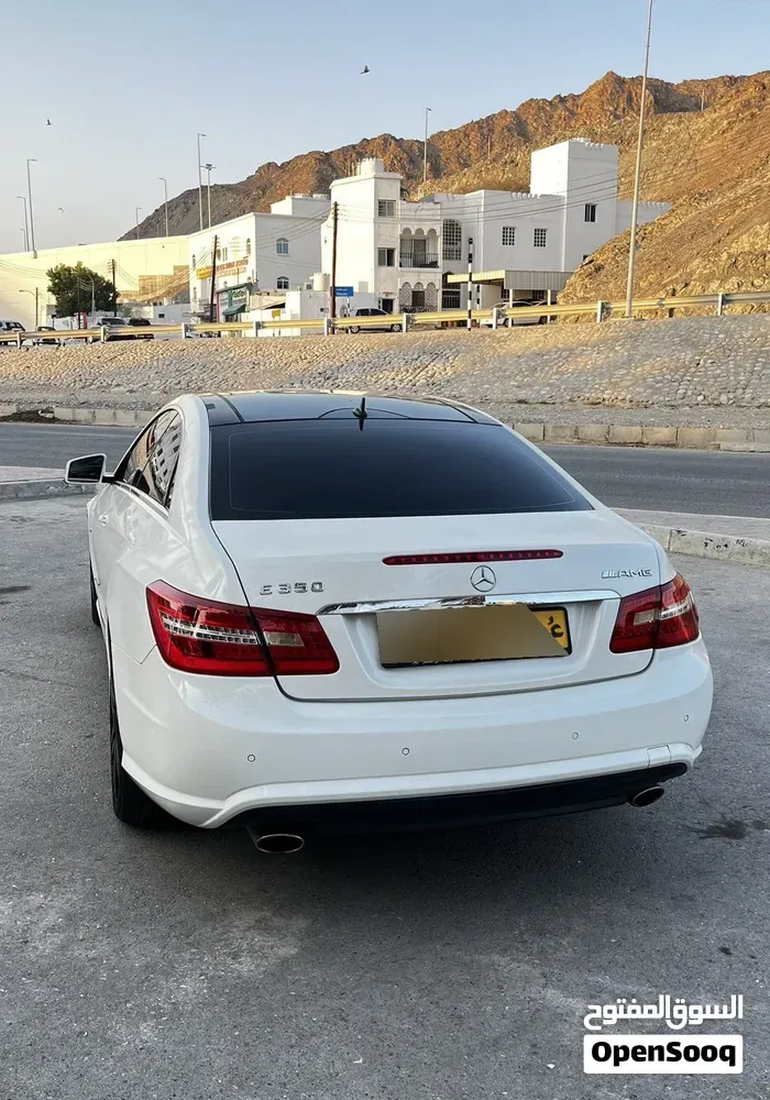 Mercedes-Benz E-Class 2012 photo 2