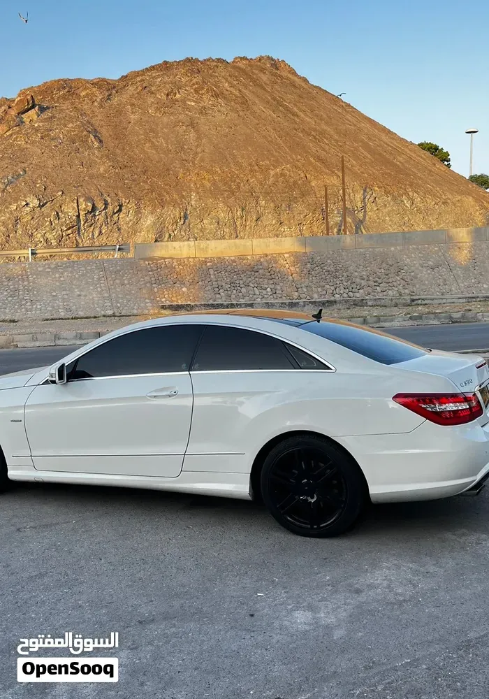 Mercedes-Benz E-Class 2012 photo 3