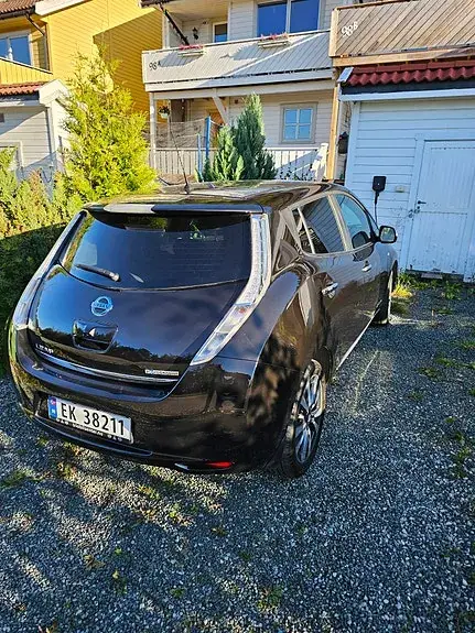 Nissan Leaf 2017 photo 2