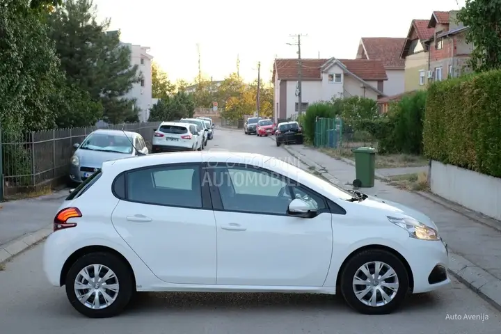 Peugeot 208 2020 photo 5