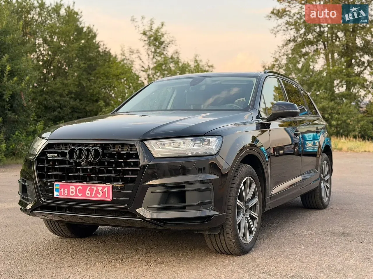 Audi Q7 2017 photo 2