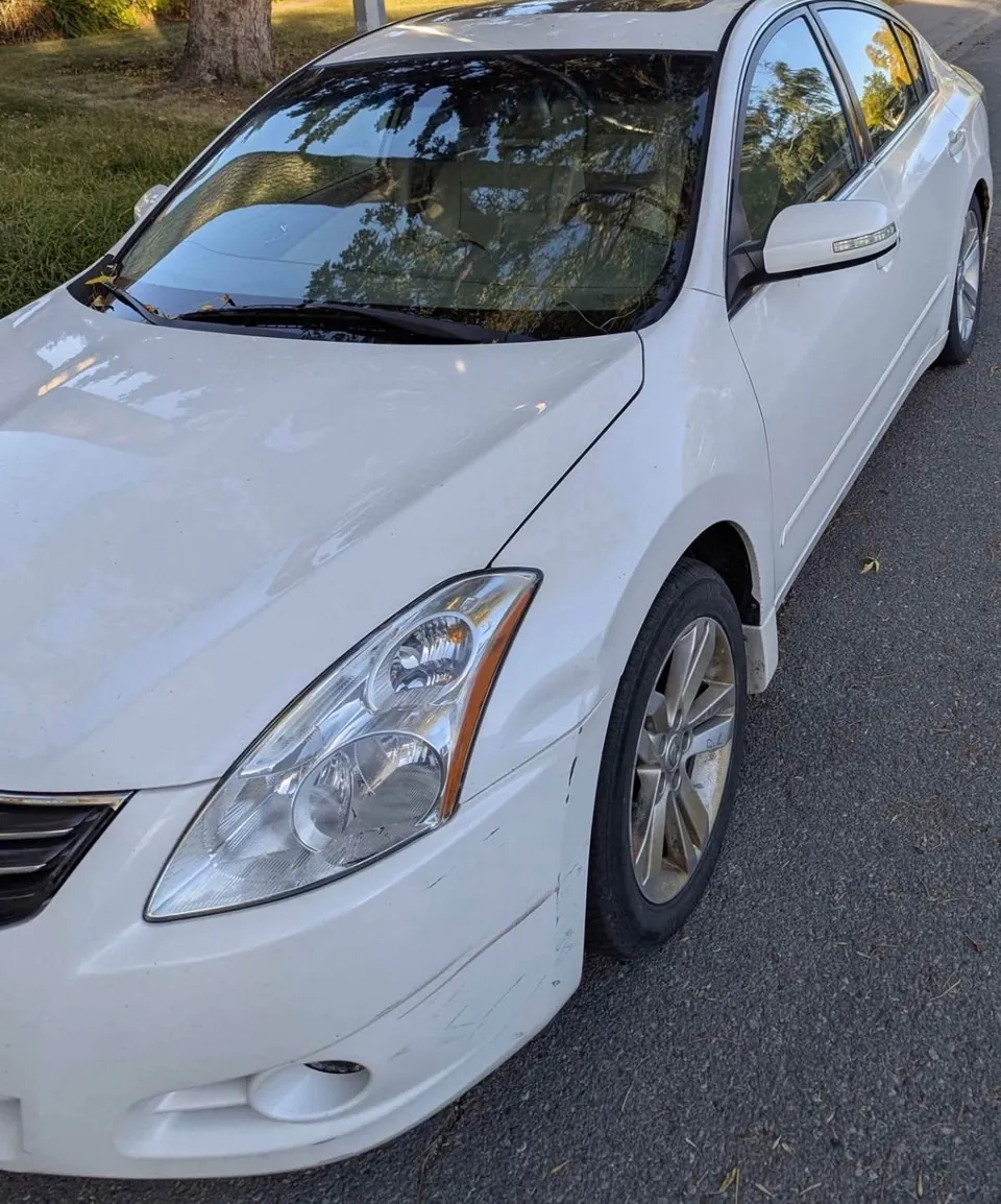 Nissan Altima 2010 photo 2