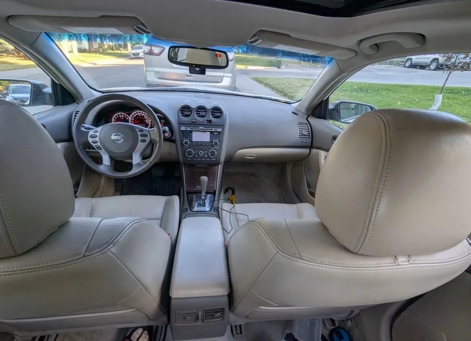 Nissan Altima 2010 photo 5