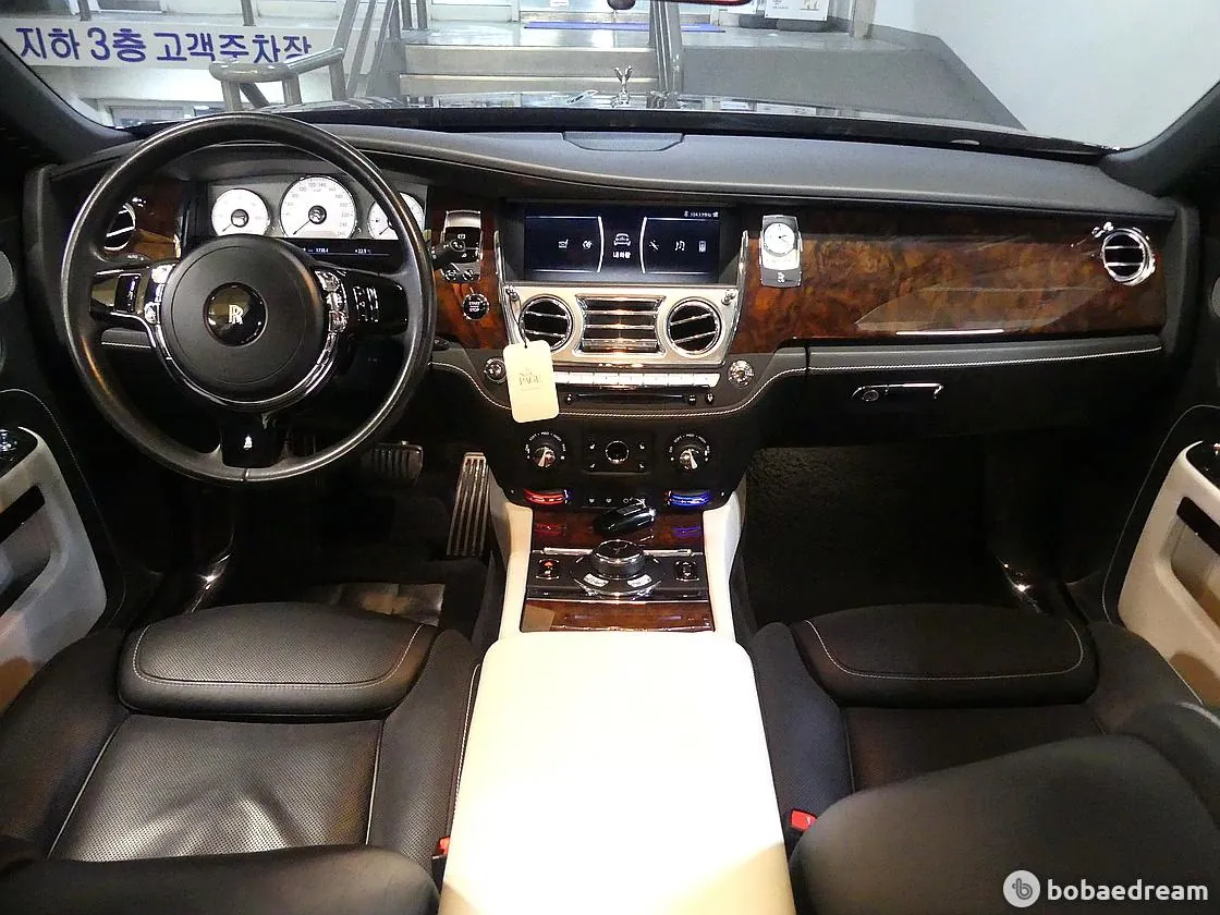 Rolls-Royce Ghost 2018 photo 4