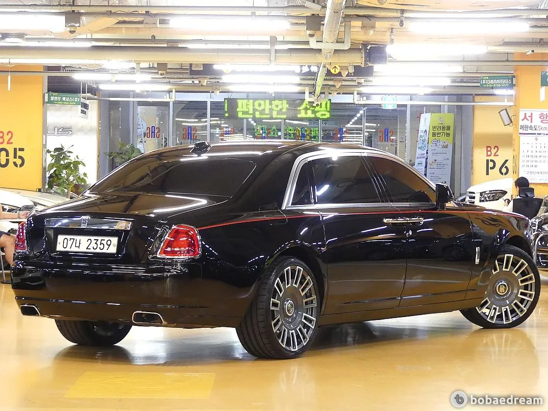 Rolls-Royce Ghost 2018 photo 3