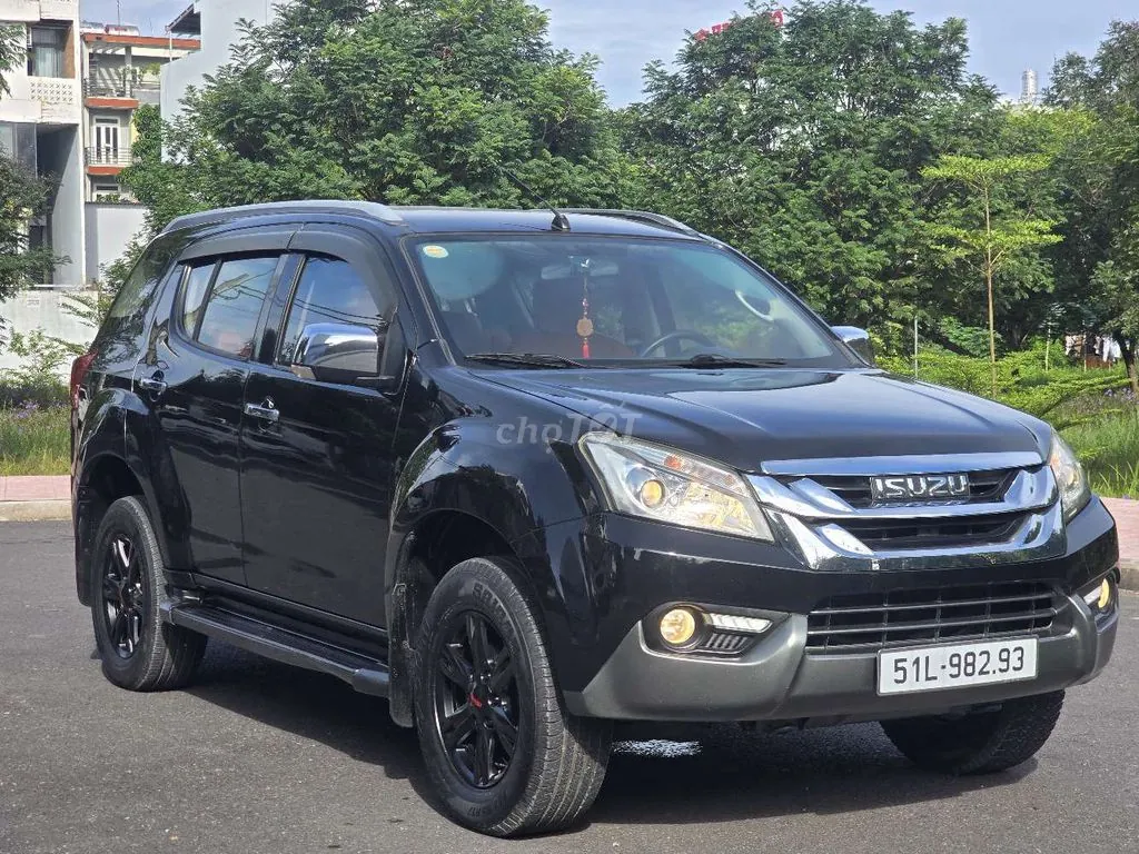 Isuzu Mu-X 2017 photo 2