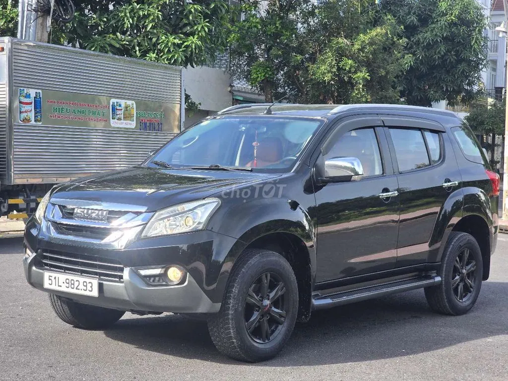 Isuzu Mu-X 2017 photo 3