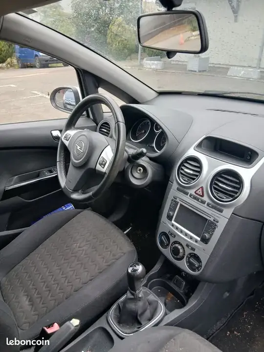 Opel Corsa 2013 photo 3