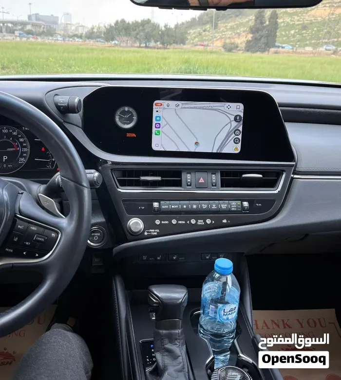 Lexus Es 300H 2023 photo 3