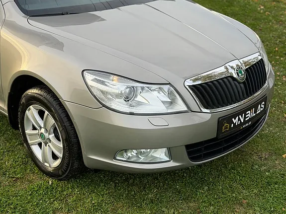 Skoda Octavia 2011 photo 4