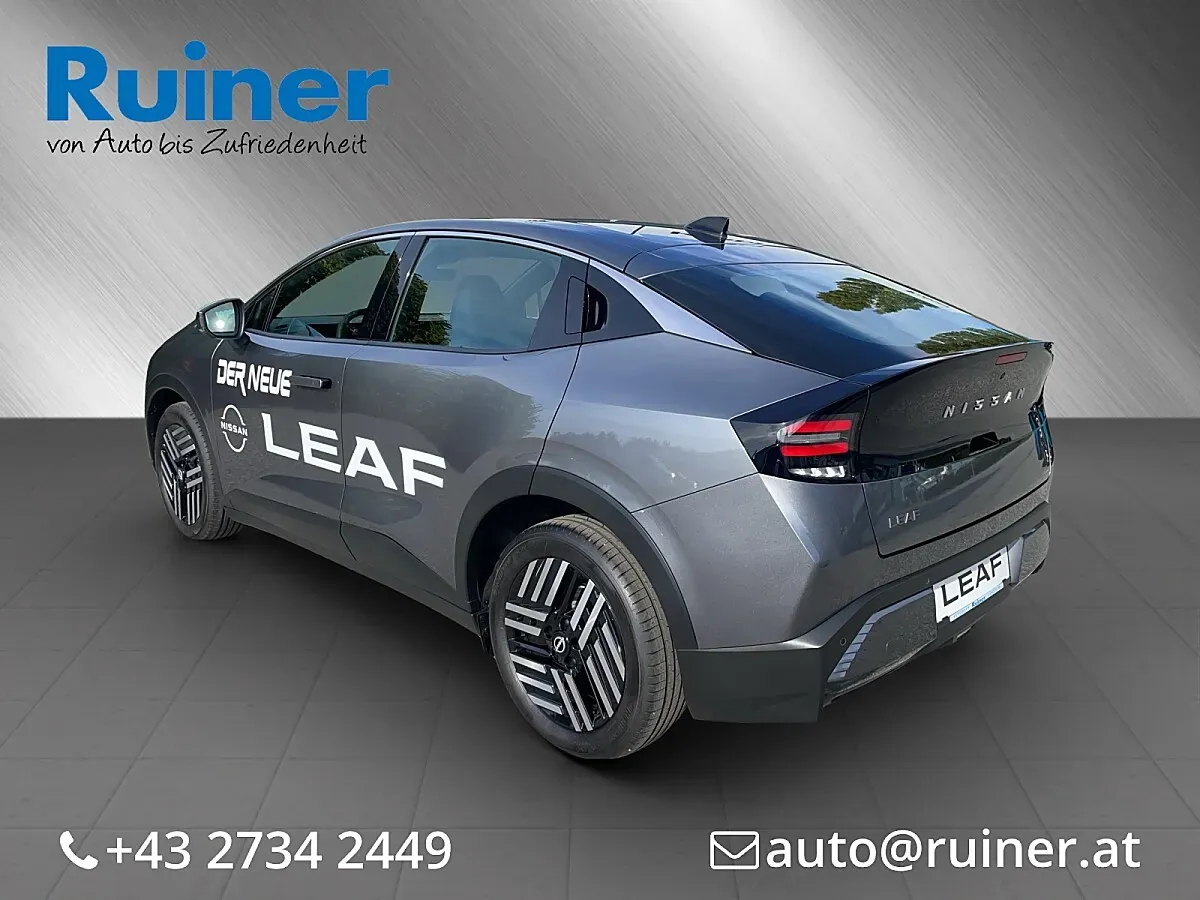 Nissan Leaf photo 2