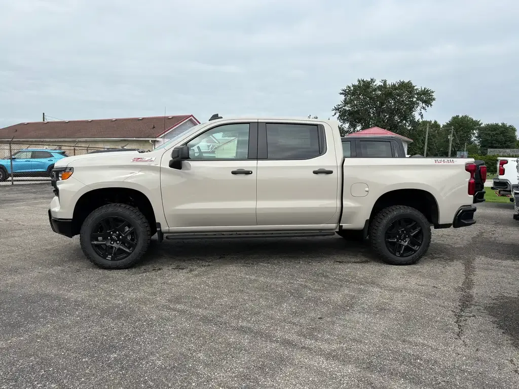 Chevrolet Silverado 1500 2026 photo 2