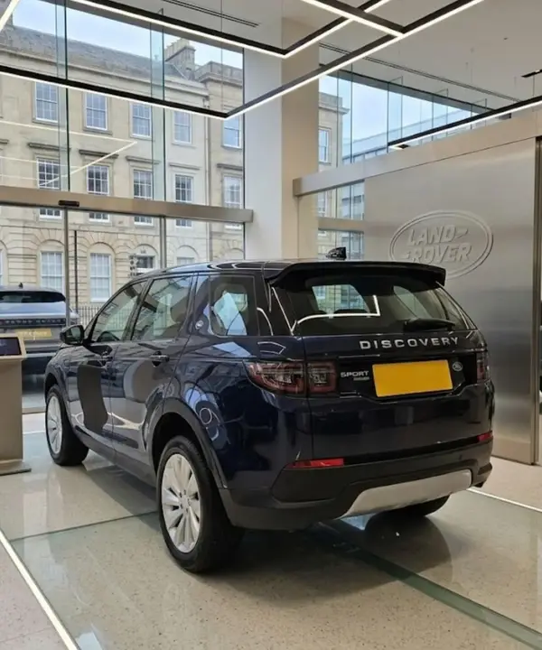 Land Rover Discovery Sport 2021 photo 3