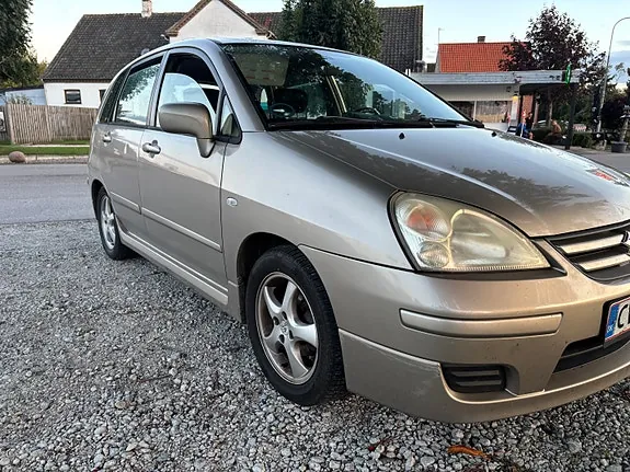 Suzuki Liana 2004 photo 3