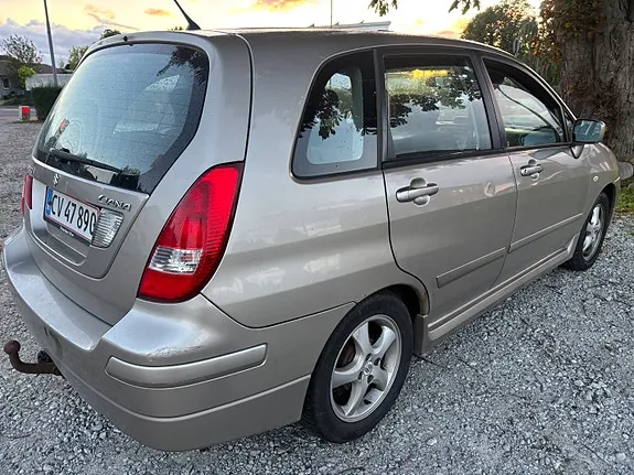 Suzuki Liana 2004 photo 4