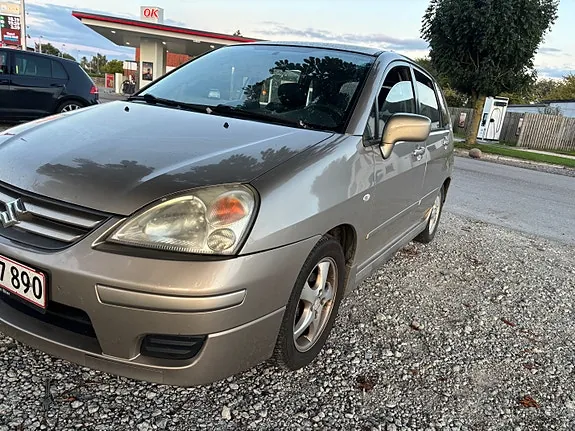 Suzuki Liana 2004 photo 2