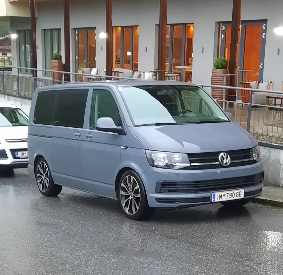 Volkswagen Caravelle 2017 photo 2