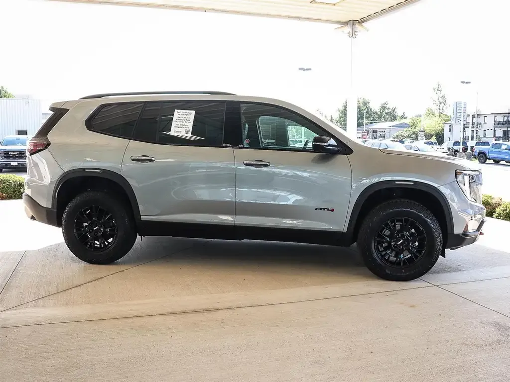 GMC Acadia 2026 photo 3