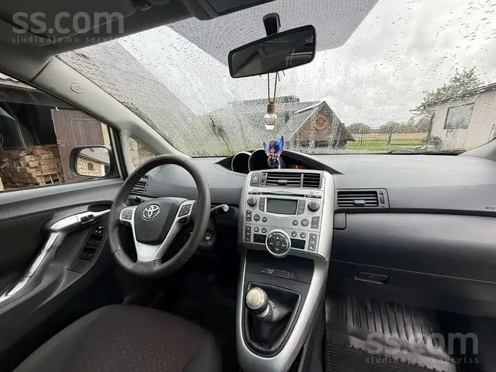 Toyota Verso 2011 photo 5