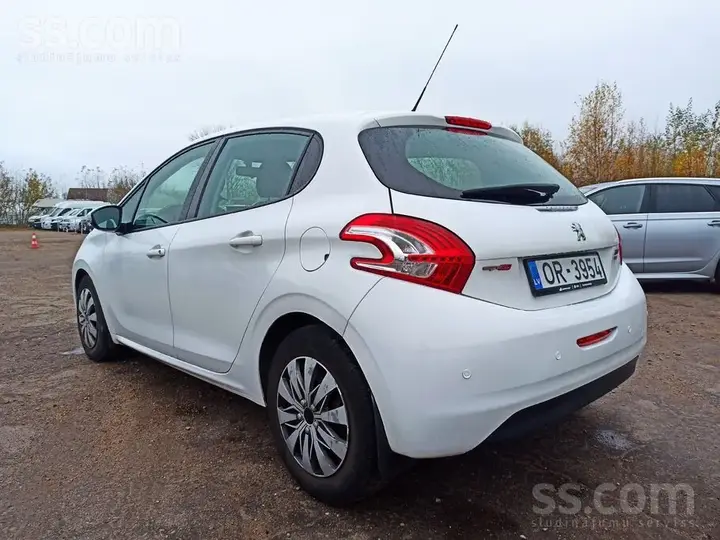 Peugeot 208 2013 photo 5