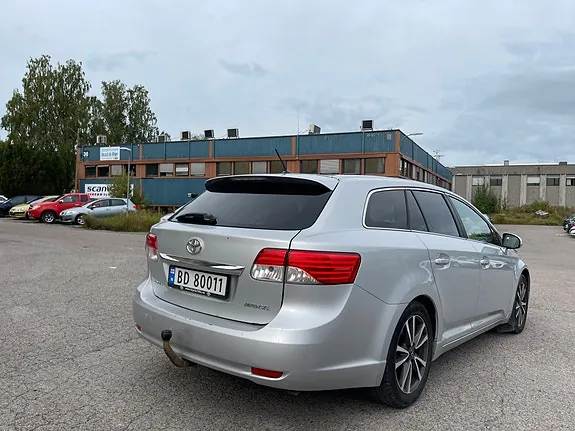 Toyota Avensis 2013 photo 5