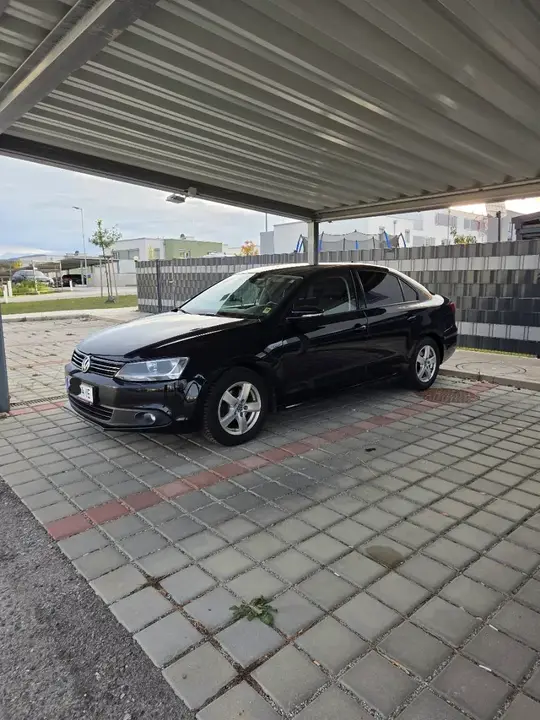 Volkswagen Jetta 2012 photo 3