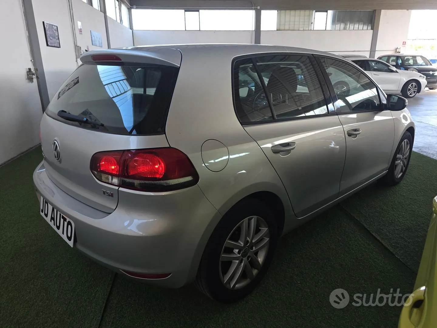 Volkswagen Golf 2010 photo 4