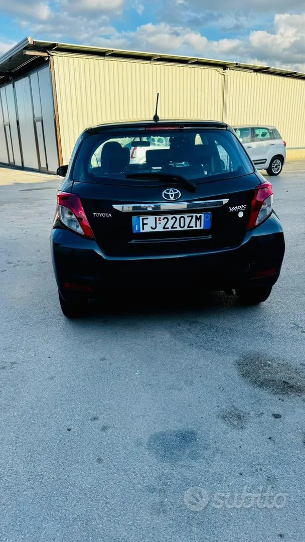 Toyota Yaris 2017 photo 3