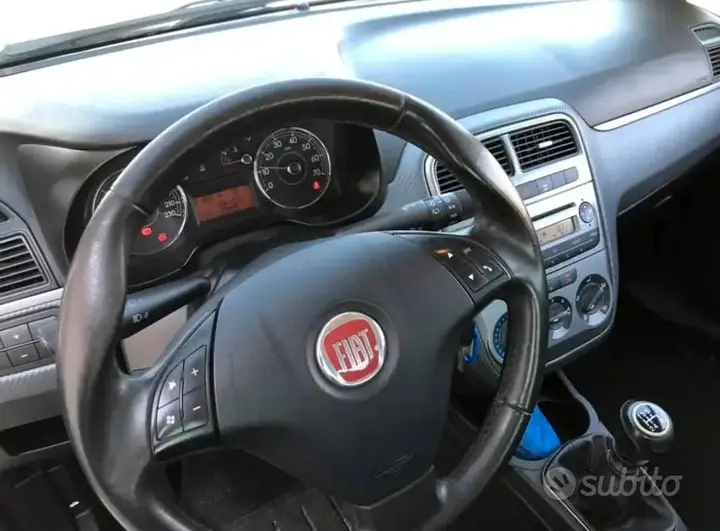 Fiat Grande Punto 2009 photo 5