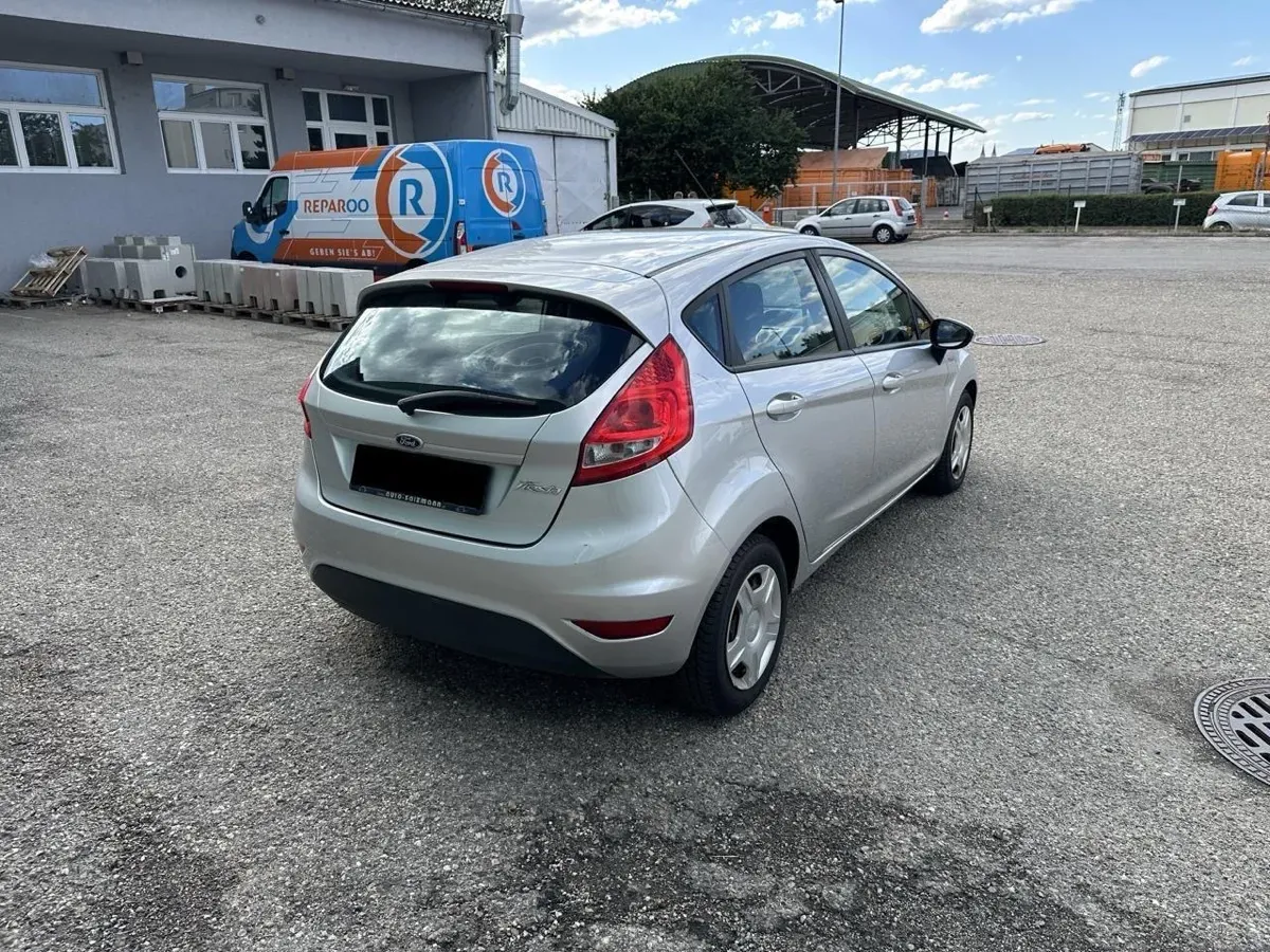 Ford Fiesta 2012 photo 3