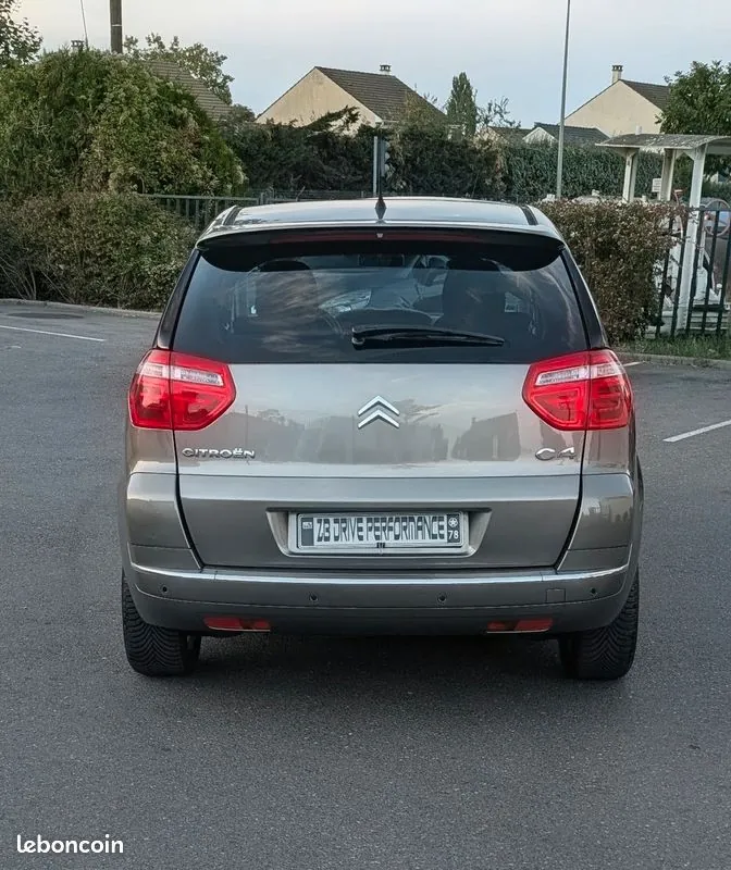 Citroen C4 Picasso 2011 photo 4