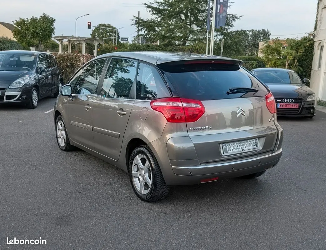 Citroen C4 Picasso 2011 photo 3
