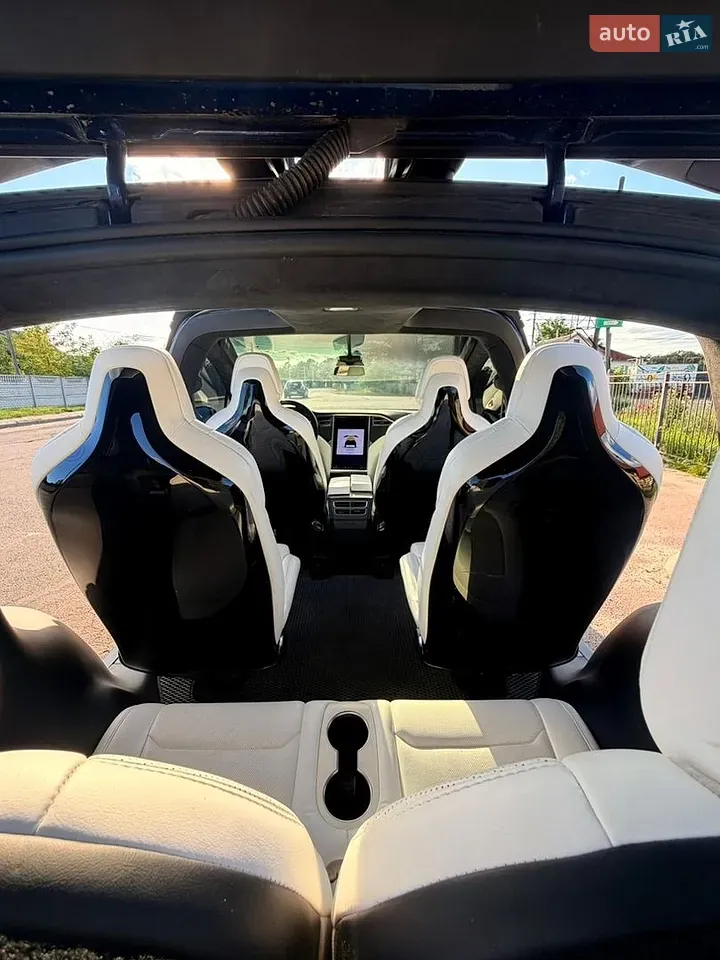 Tesla Model X 2016 photo 4