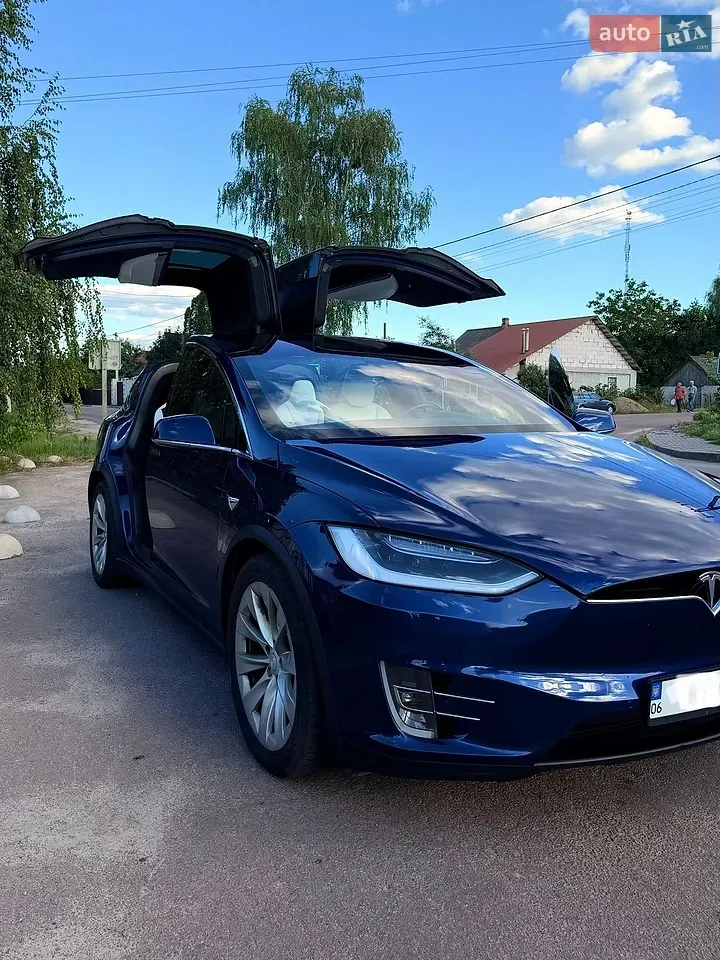 Tesla Model X 2016 photo 2