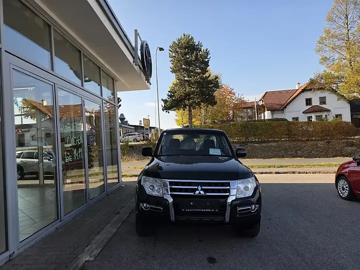 Mitsubishi Pajero 2017 photo 2