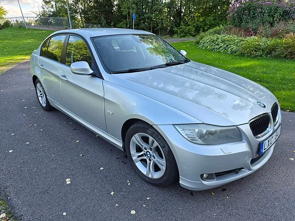 BMW 318D 2012 photo 4