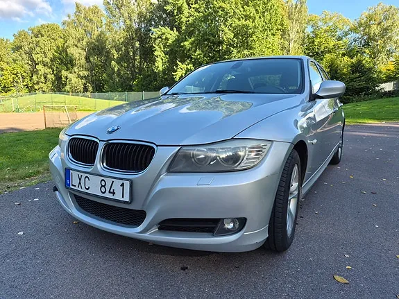 BMW 318D 2012 photo 3