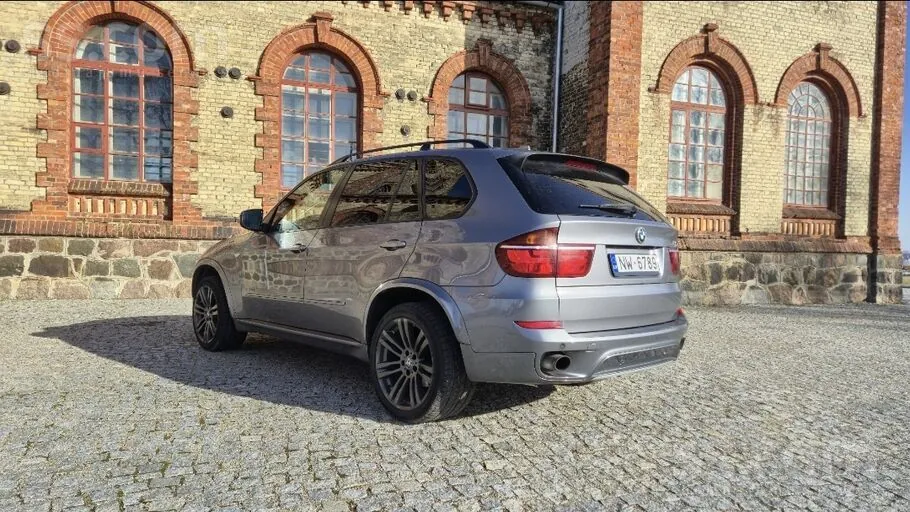 BMW X5 2012 photo 2