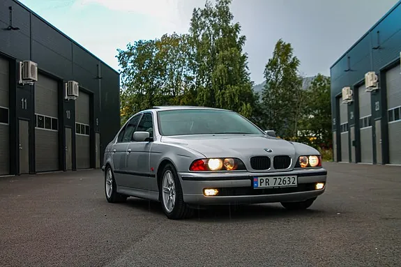 BMW 520I