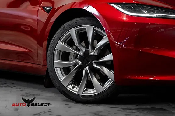 Tesla Model 3 2025 photo 3
