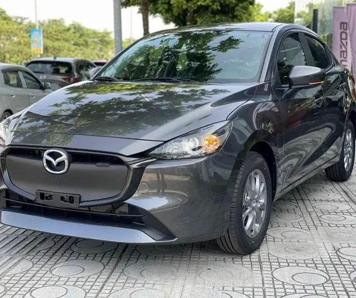 Mazda 2 photo 3