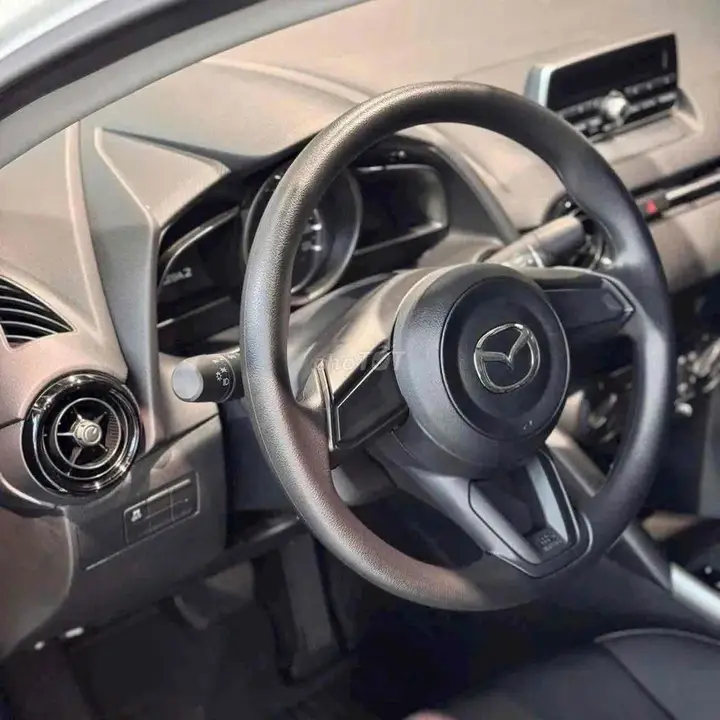 Mazda 2 photo 4