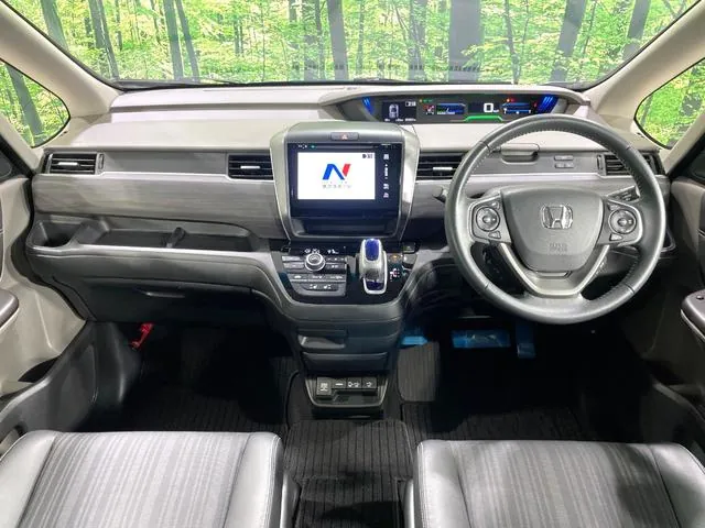Honda Freede Hybrid 2018 photo 2