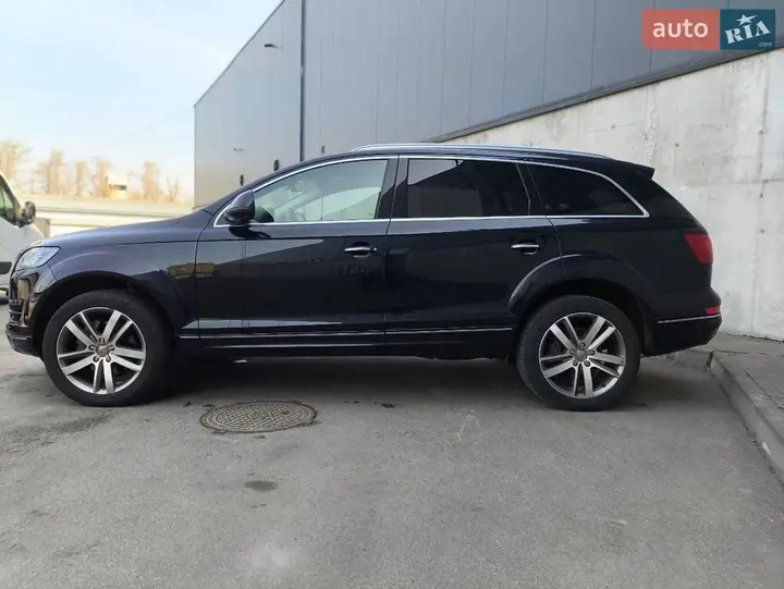 Audi Q7 2011 photo 4