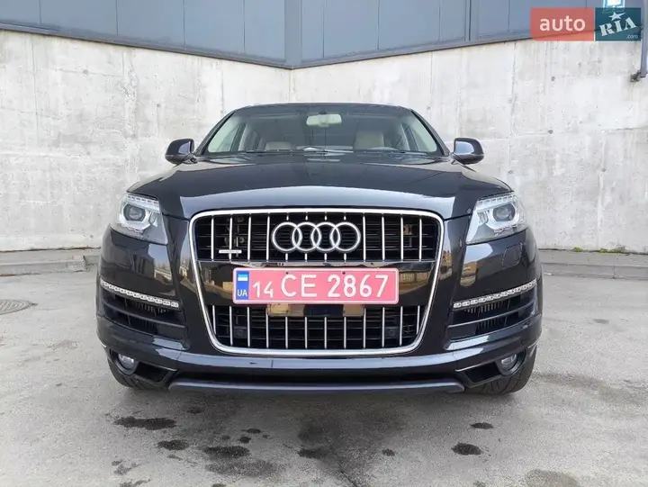 Audi Q7 2011 photo 2